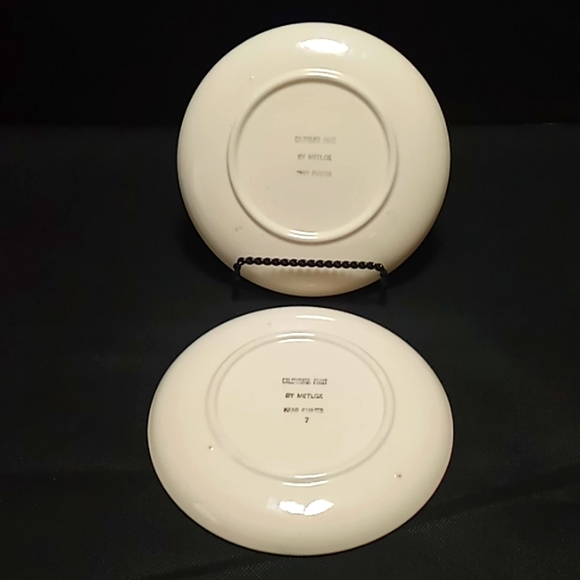 Vintage Mid-Century "California Fruit" Set of 2 Dessert Plates by Metlox - Picture 2 of 4